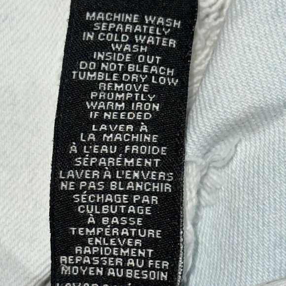 Kendall and Kylie- The Icon Short - Picture 6 of 6